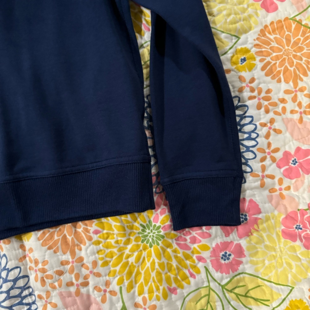 Xs vineyard vines navy crewneck - Picture 3 of 3